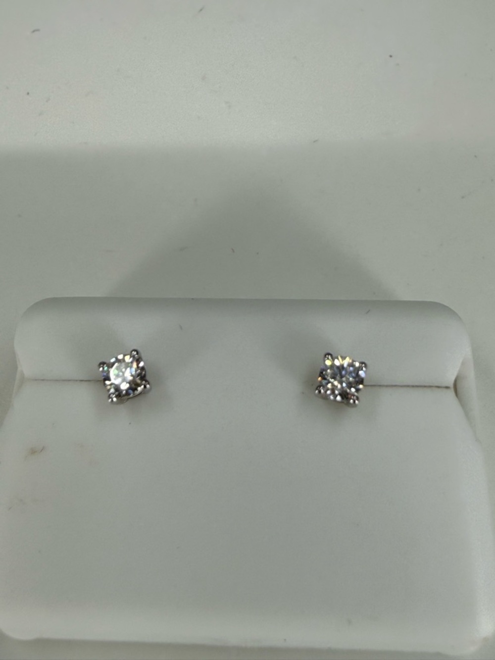 Genuine S925 .25 CTW Moissanite stud earrings with 4 prongs - Picture 4 of 6